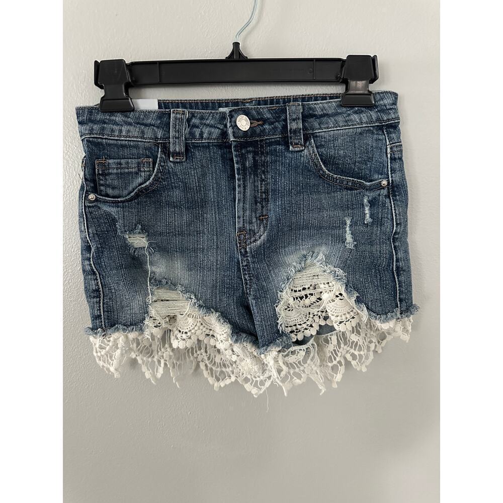 Almost Famous Lace Distressed Shorts Size 5